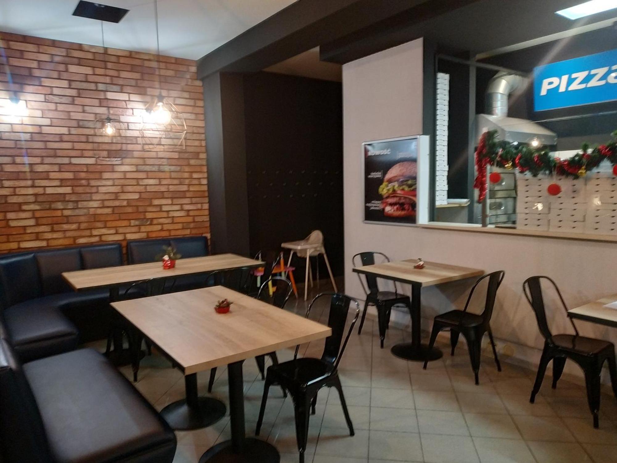 Pokoje Nad Pizzeria Познан Екстериор снимка